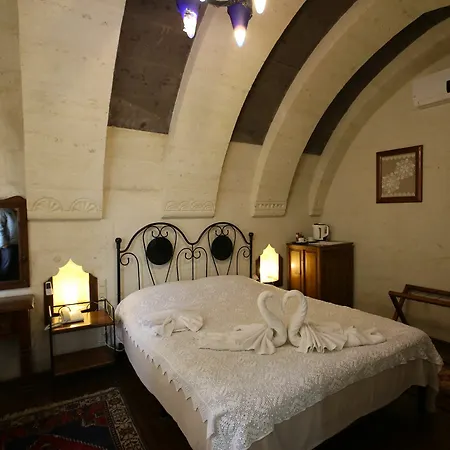 Lale Saray Üçhisar